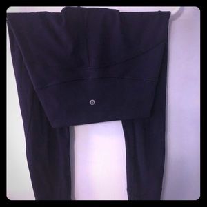 Dark purple in movement 7/8 legging